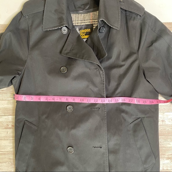 London Fog Classic-Fit Double-Breasted Trench coat - Picture 8 of 10